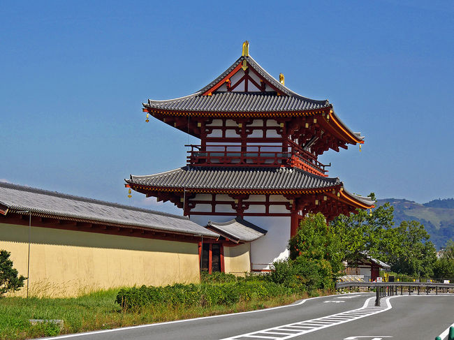 横から見た朱雀門