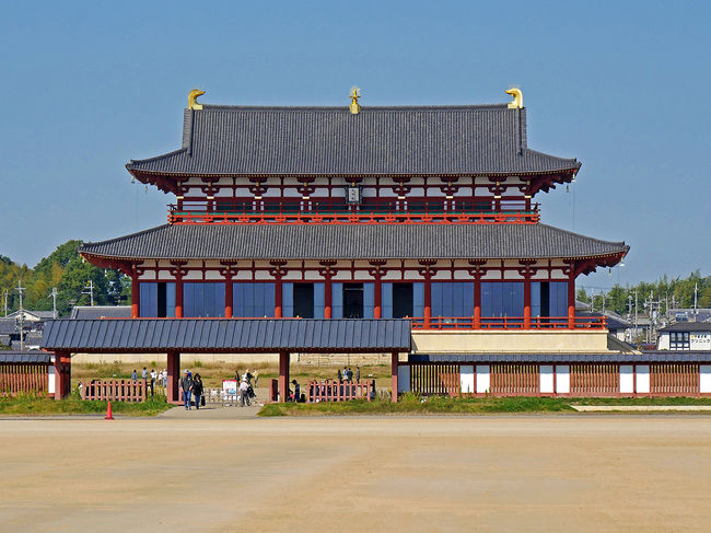 築地越しに見た第一次大極殿