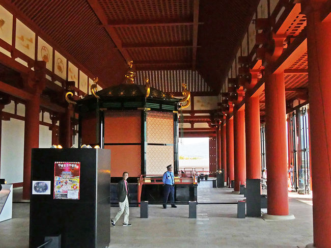 第一次大極殿内