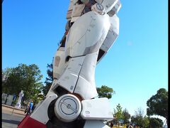 ところで、私は「ガンダム」の時代は既に大人でしたので....世の中がガンダムとか「アムロ！行きます！」といったブームに湧いている頃.....全くその波に乗っていません.........ですので、ガンダム自体....正直、余り興味がないんです.....苦笑。