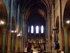 サン・ジェルマン・デ・プレ教会　Eglise Saint-Germain-des-Pres　内部に入りました。