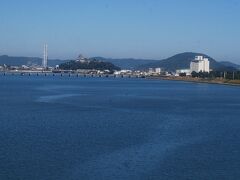 松浦川

右の方遠くに唐津城が見える