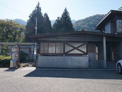 咲花駅。
最近建て替えたようで、モダンで中も綺麗でした。