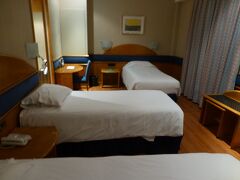 ホテルにチェックイン。
宿泊したのは「Agumar Hotel」。
アトーチャ駅から徒歩で7〜8分くらいです。
