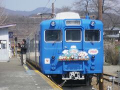 2012.04.01　田野倉
帰りはトーマス列車。自社発注の５０００系はこの１本のみ。１１５系の兄弟のようなつくりで、２日目の１番の目的であった（笑）。