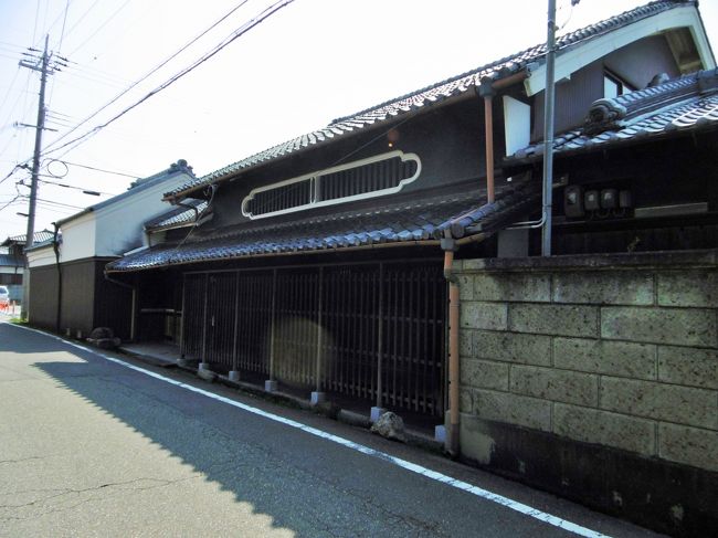 その途中の街並み。