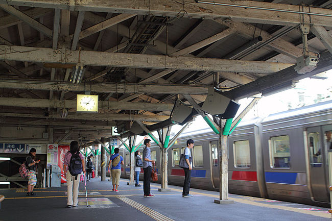 ホームも何となくレトロチック。