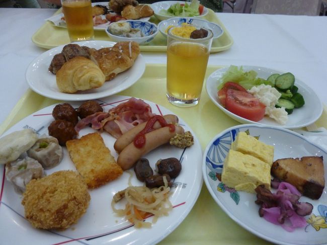 朝食は同じ会場でバイキング