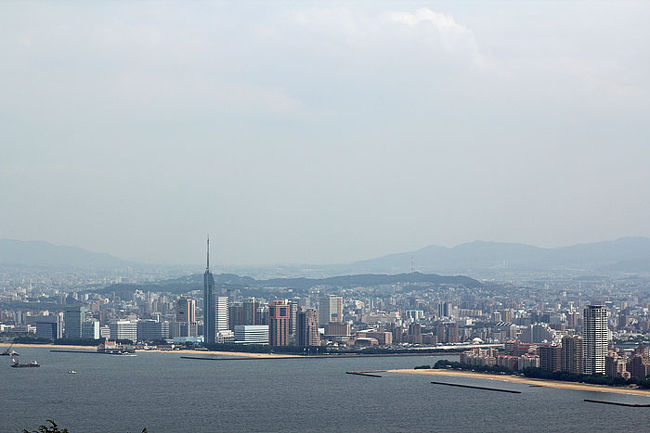 その東側の福岡タワー付近。