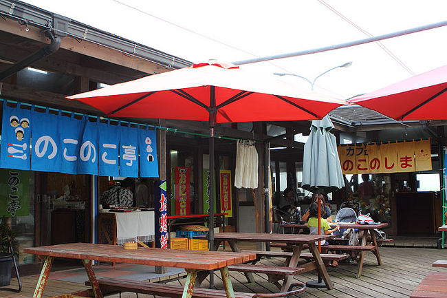 土産物屋、食堂もありました。