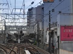 　京成成田駅です。
　特急ですが、京成佐倉駅までは各駅に停車します。