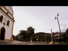 この教会の真ん前にこのホテルはあります。