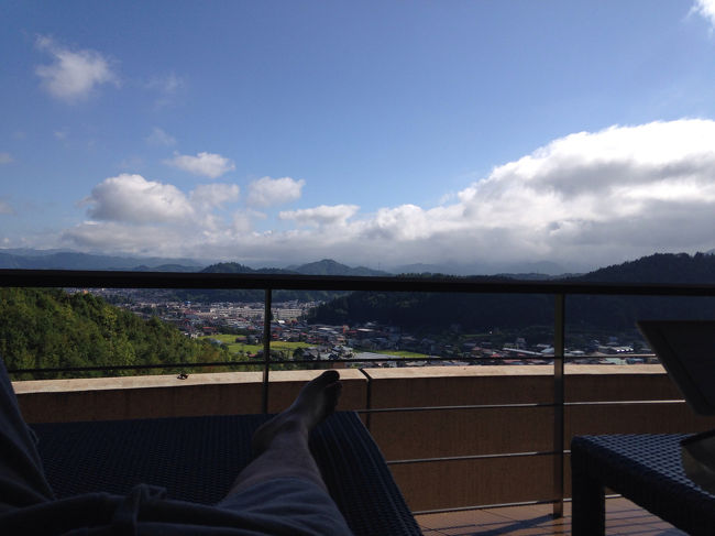 でもね、ちゃんと晴れてくれた！<br />普段の行いかな。<br />なんて。<br />お目汚しごめんなさい。<br />朝風呂帰りに、またしてもまったり。<br />特等席だ。