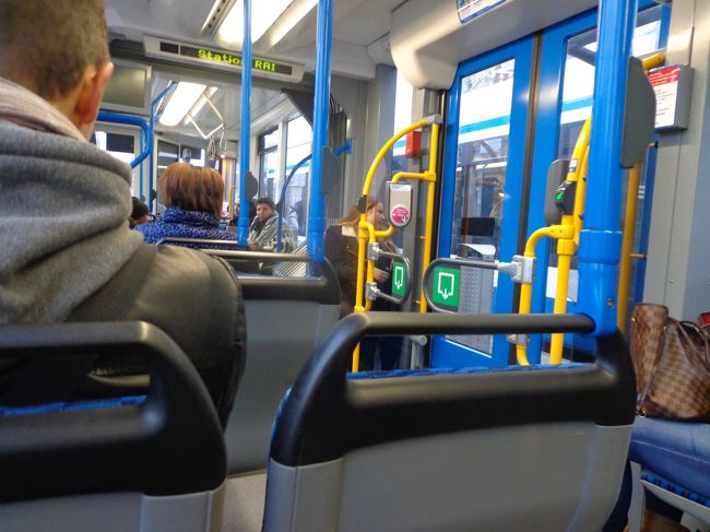 せっかく２４時間券を購入していたので、トラムに乗ってカルファーストラートまでお土産物を買いに行きましたが、収穫ゼロでした。時間があまりないので、おしゃれなショップが揃っていると言われるナインストラーチェスとかヨルダーン地区とか行く余裕がないんですよね。