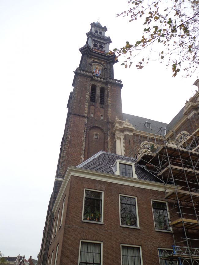 行っていない西側を散策。これは西教会。