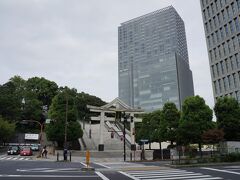 赤坂駅、溜池山王駅どちらからも徒歩3分ほどの日枝神社ですが、今回は赤坂氷川神社から徒歩で向かいました。