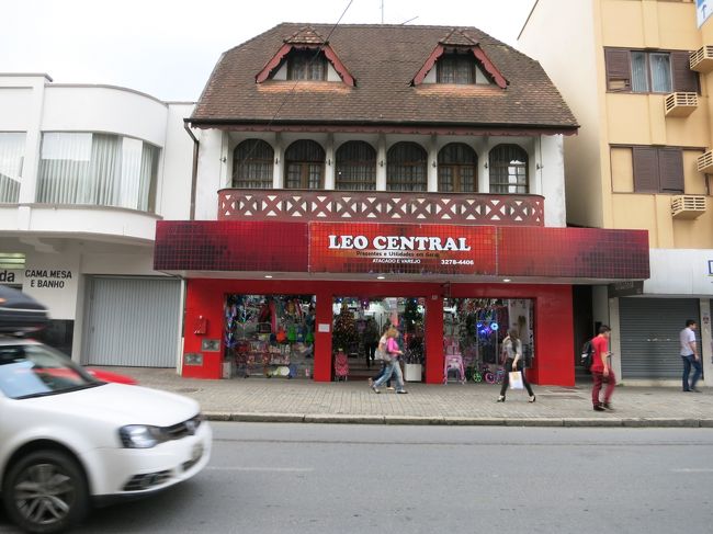 この建物、「笑っている」ように見えませんか？。