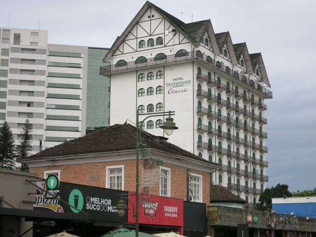 街で歩いていても危険を感じません。変な感じの人も、殆ど見かけません。