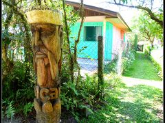 夏場はたくさんの地元の若者や家族連れが寄り集うのでしょう。

ちなみに、
ブラジル人って本当に素朴で、意外に常識派が多いので、恐らく馬鹿騒ぎする訳ではなく、ビールを飲みながら　延々と話続ける.....ような集い方だとは思います。苦笑