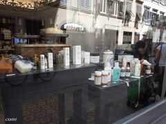 そうそう、アンヌンツィアータ薬局は、1561年創業。

リップとかカラフルな石鹸とか、お土産にもお勧めよ。