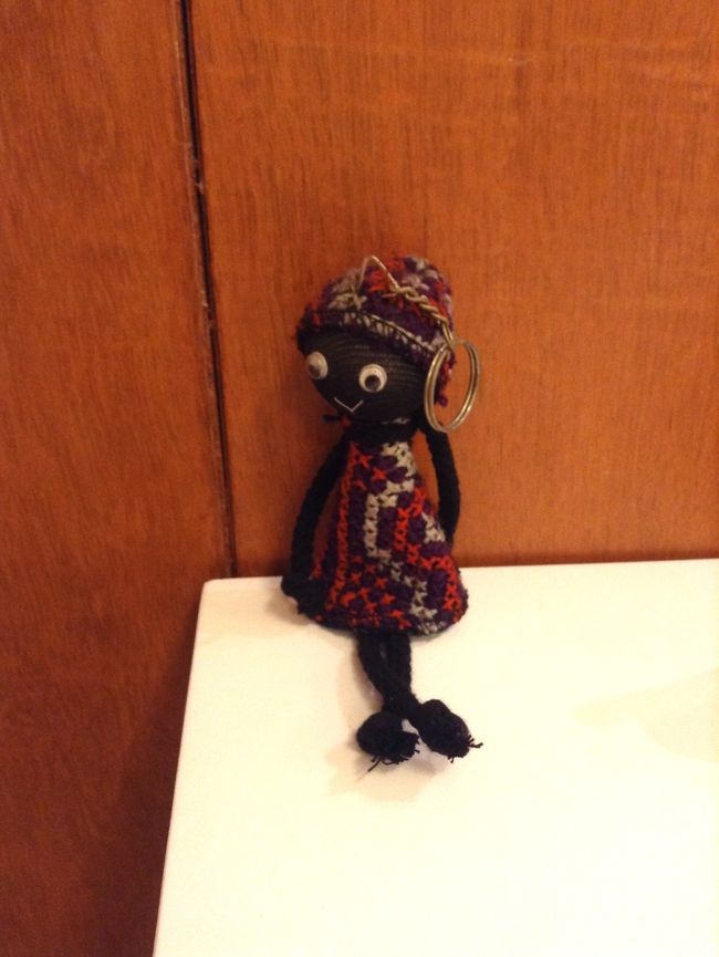 『Textile House Myanmar』で買って来た子<br /><br />かわいいポーチを買おうとしたら30ドル超えということで、こちらのなんとも言えずかわいい子だけを連れ帰りました。