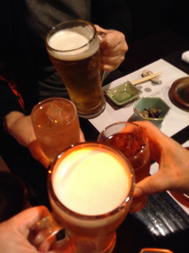 お腹はまだ空かないけれど（おにぎりを食べたから）<br />夕食は、金沢の友人が予約しておいてくれた「いたる 本店」へ