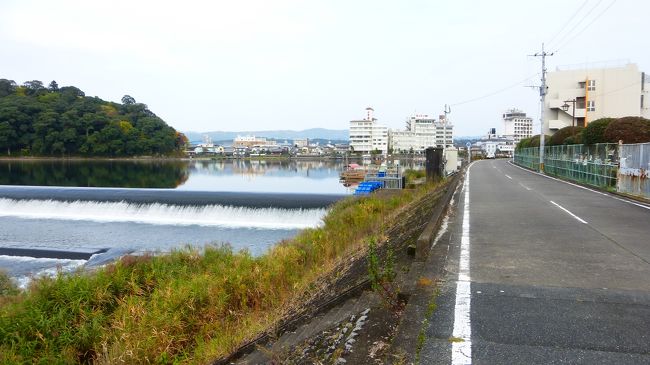 上流方向です。