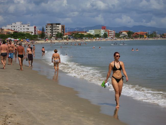 この辺は、レストランも多いようです。