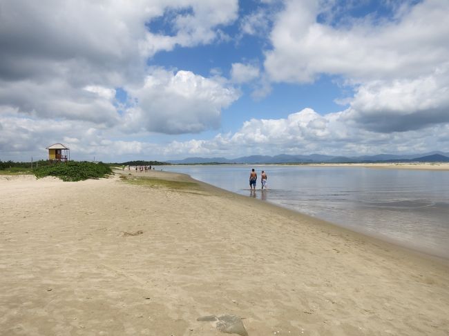 ビーチに行ってみます。