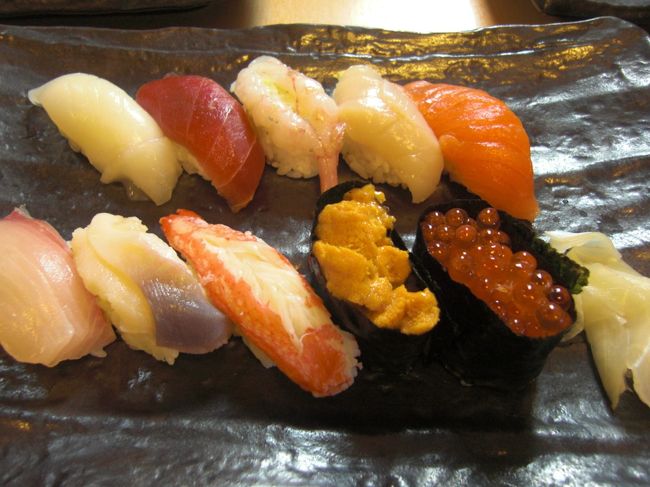 お寿司♪<br /><br /><br /><br />お寿司、普通においしかったのですが他の方の口コミを見ていても解りましたが、小樽では観光タクシーと飲食店が結託しているみたいですね。今度小樽を訪れた時は絶対に自力でお店を決めます。良い勉強になりました。
