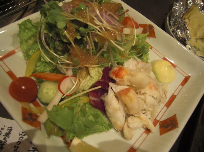 海鮮サラダ！！<br /><br />おもわずカニカマ？って聞いてしまったぐらいゴロゴロ入ってた本物のカニ身