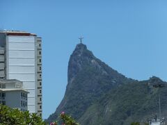 コルコバードの丘のキリスト像が見えてきた。