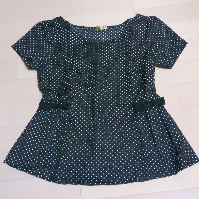 duduで頼んだオーダーメイドのシャツ。<br /><br />3500円で出来ました。<br />日本で買ったシャツを持って行って同じように作ってもらったのですが、<br />本当にきれいに作ってもらいました。