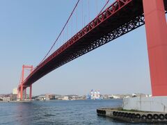 若戸大橋です。もう誕生して５０年近くたちます。若松と戸畑を結ぶ洞海湾をまたぐ大橋です。
