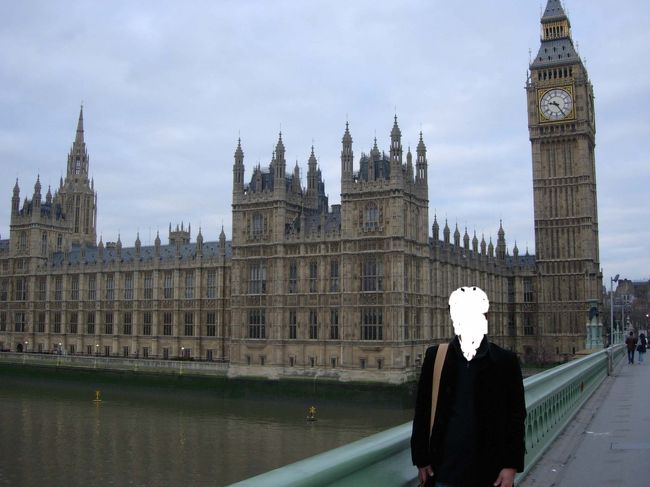 実質最終日の１２月３１日になりました。今日は地下鉄駅も出入り口が制限され、ニューイヤーパーティーに備えた警備の準備がされ始めました。<br />帰りの地下鉄では「パーティードレス」に身を固め、シャンパン持参の団体が乗り込んできます。こりゃ、ささっと引き上げないと。