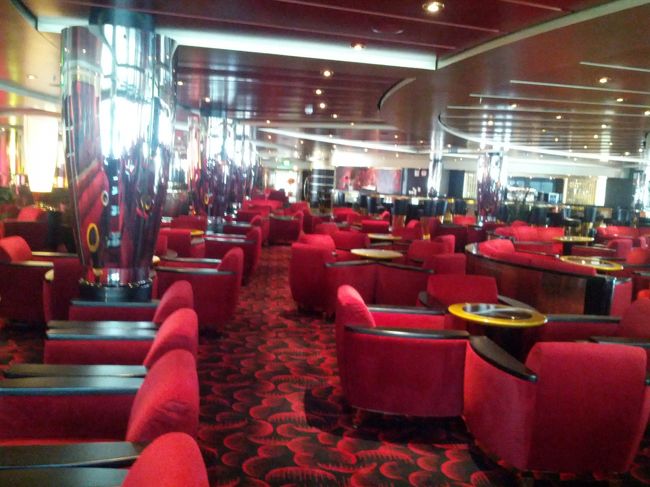 たくさんラウンジとバーがある。<br />なかなか全てを把握できない。