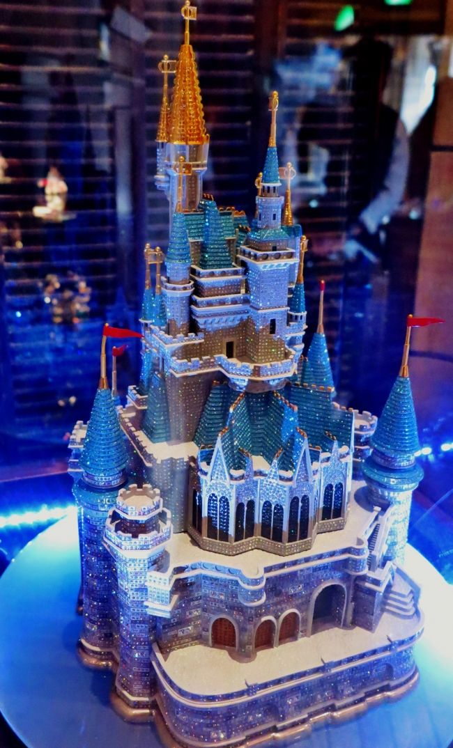 TDL-1 シンデレラ城 ランドマークの表情《昼～夜》 ☆ホール