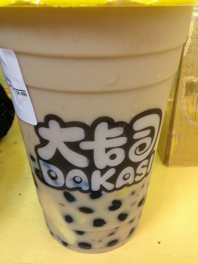 ホテル近くでタピオカドリンクのお店が有ったので、糖分・水分補給に頂きます。