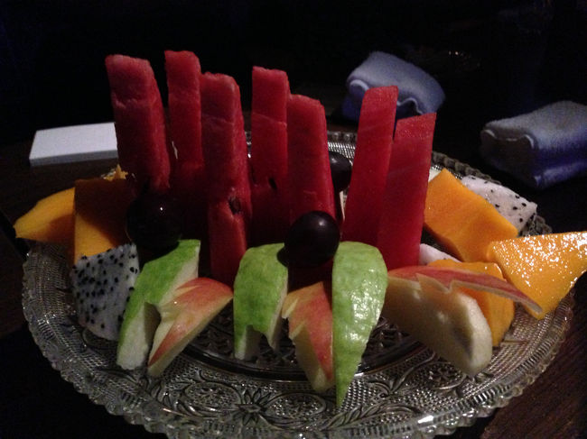 フルーツ盛り合わせが食べ放題でした。<br />日本だと怖くて注文できない…