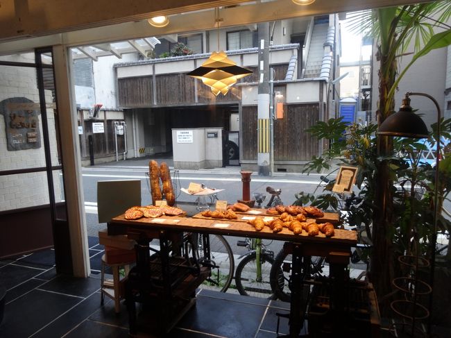 隣にあったパン