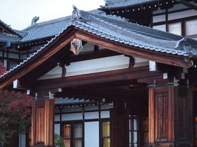 奈良ホテルへ<br /><br />○○年前、修学旅行で泊まったホテル、再訪です。