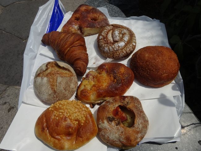 たま木<br /><br />混んでましたね･･･<br /><br />パンをいくつも買ってしまいました。<br /><br />でもホントどれも美味しかった〜!!