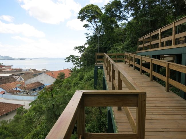 オフィスで名前を記帳すると、隣の自然公園（Parque Ecológico）に入場可能です。