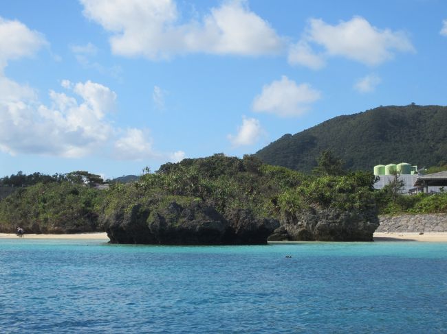 この岩？下はサンゴなのだそうです。サンゴって凄いですね。島も作ってしまうのですから。