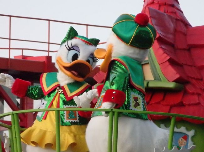 さて、始まりました！<br />パレードです！<br />かわいいドナデジちゃん。<br />かわいいドナデジちゃんが先頭。