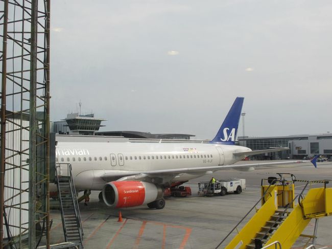 コペンハーゲン空港　11：00出発<br /><br />・ｺﾍﾟﾝﾊｰｹﾞﾝ1100-ｽﾄｯｸﾎﾙﾑ1210(SAS,US$98＝10,022円/Web)