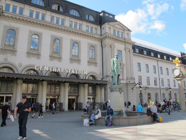 ストックホルム中央駅の駅前に出て、