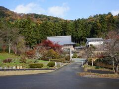 敦賀ICから舞鶴若狭道を通り小浜ICへ。着後美しい十一面観音像が祀られている羽賀寺へ向かいます。

