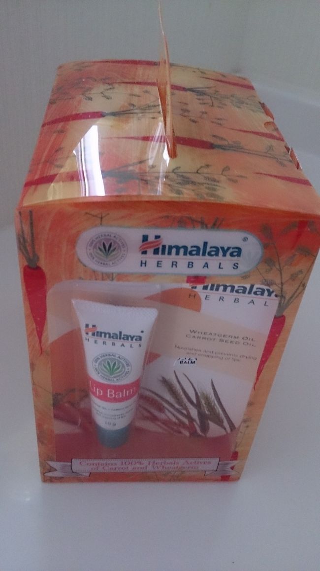 ムスタファセンターで買ったもの。<br />ヒマラヤのリップクリーム12個入り。<br />22.20SG$<br />とても良いと評判だと聞いたのでお土産にと買ってみました。<br />一個でも売っていてひとつ1.90SG$でした。<br />実際使ってみて良かったです♪