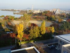 本日も快晴です。
3日目は余裕の9時過ぎ出発・・・
行先は特に決めておらず、新鮮野菜と湖魚の佃煮が欲しいという母の希望もあり道の駅 湖北みずどりステーションへ向かいます。